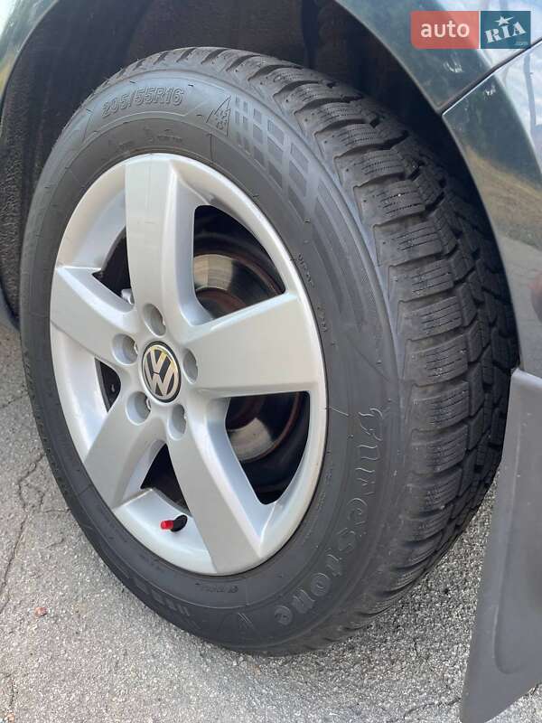 Хетчбек Volkswagen Golf Plus 2010 в Чорнобаї