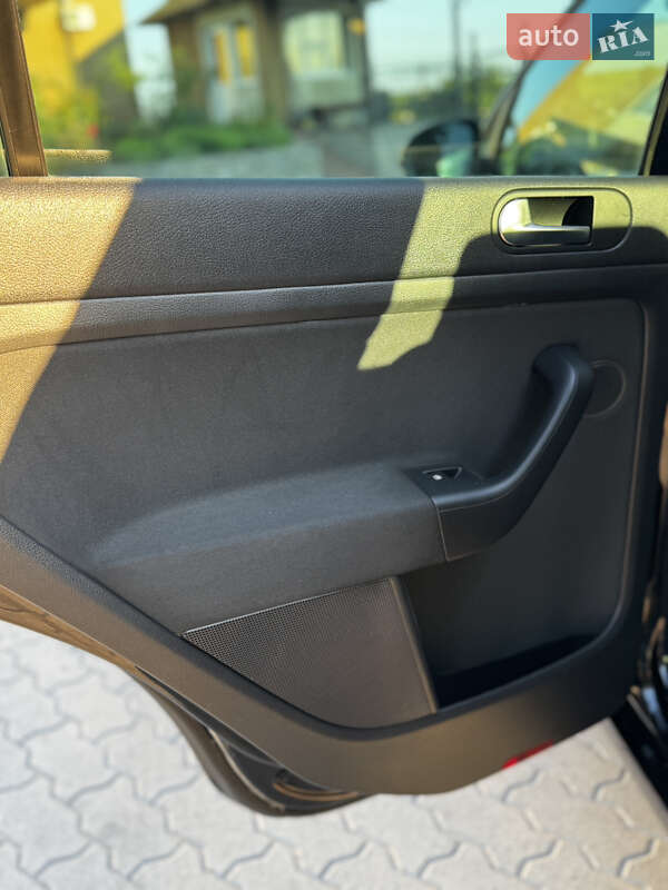 Хетчбек Volkswagen Golf Plus 2010 в Великій Багачці