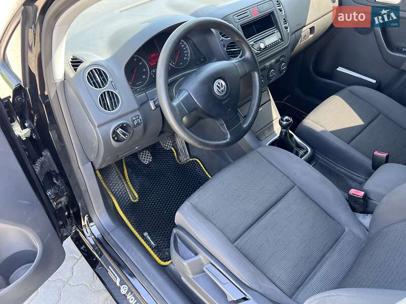 Хетчбек Volkswagen Golf Plus 2006 в Нововолинську