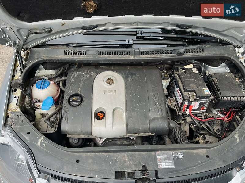 Хетчбек Volkswagen Golf Plus 2005 в Краснограді