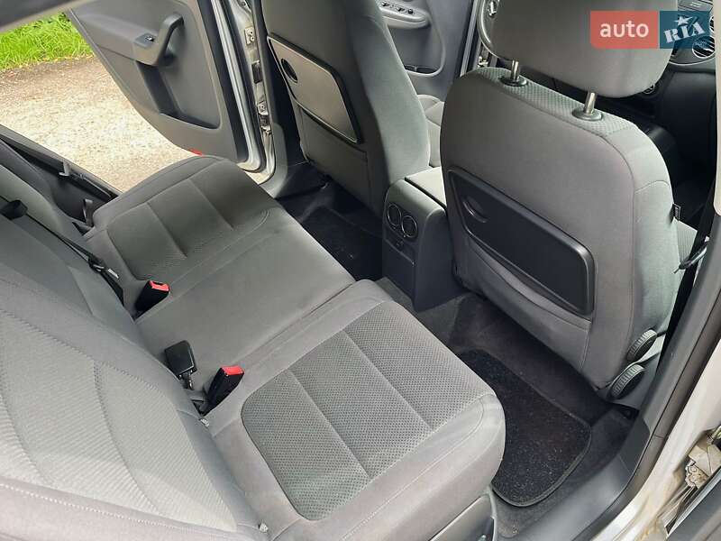 Хетчбек Volkswagen Golf Plus 2005 в Краснограді