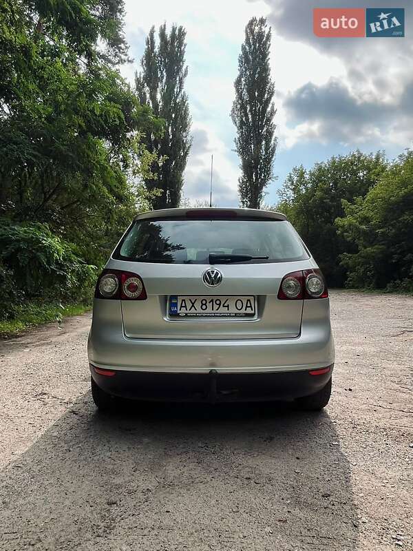 Хетчбек Volkswagen Golf Plus 2005 в Краснограді