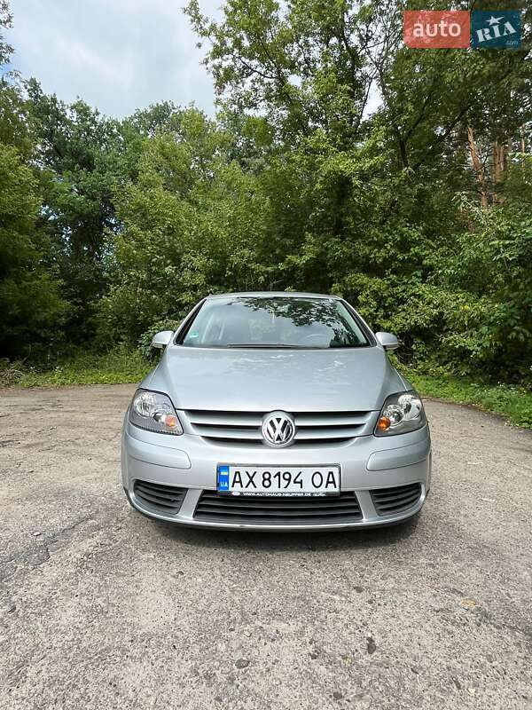 Хетчбек Volkswagen Golf Plus 2005 в Краснограді