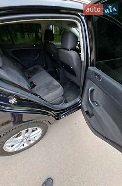 Хетчбек Volkswagen Golf Plus 2012 в 