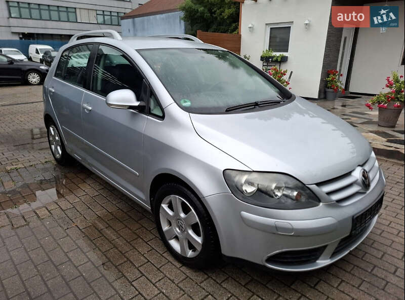 Хэтчбек Volkswagen Golf Plus 2008 в 