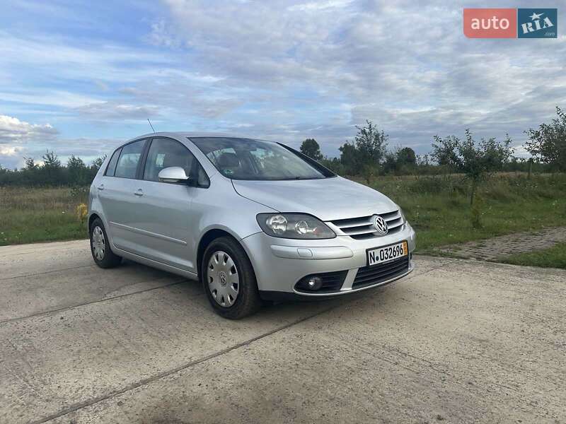 Хетчбек Volkswagen Golf Plus 2007 в Сарнах