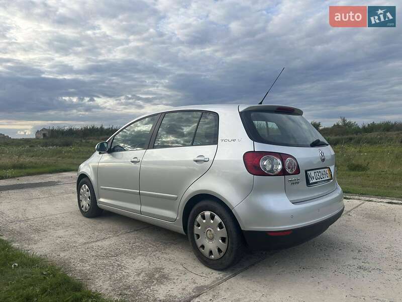 Хетчбек Volkswagen Golf Plus 2007 в Сарнах