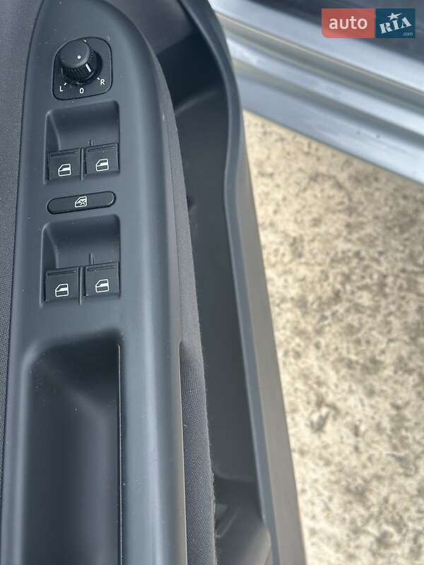 Хетчбек Volkswagen Golf Plus 2007 в Сарнах