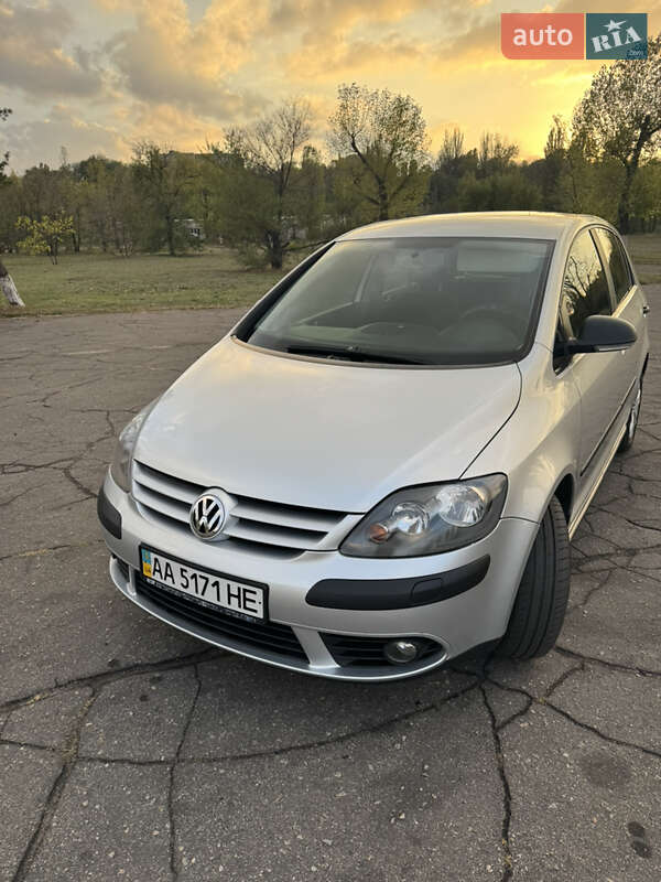 Хетчбек Volkswagen Golf Plus 2008 в Кам'янському фото Хетчбек Volkswagen Golf Plus 2008 в Кам'янському