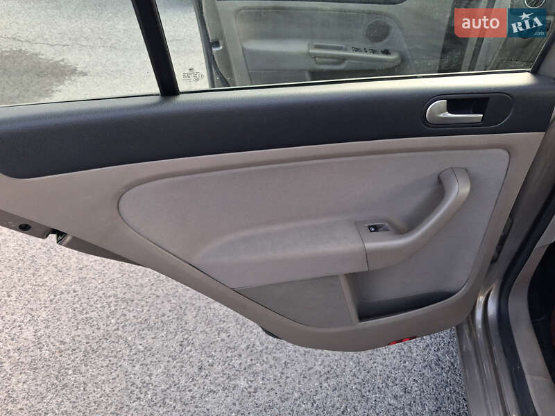 Хэтчбек Volkswagen Golf Plus 2010 в Львове фото 13 Хэтчбек Volkswagen Golf Plus 2010 в Львове