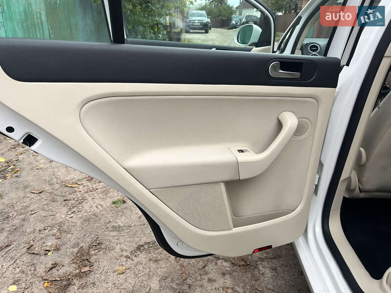 Хетчбек Volkswagen Golf Plus 2010 в Охтирці