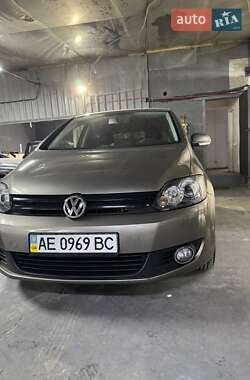 Хэтчбек Volkswagen Golf Plus 2010 в Киеве