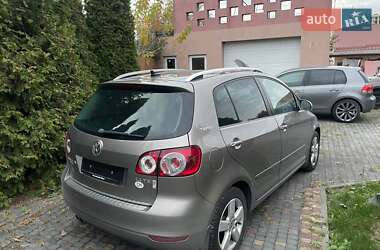Хэтчбек Volkswagen Golf Plus 2010 в 