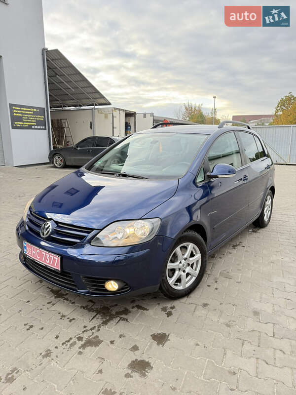 Хэтчбек Volkswagen Golf Plus 2008 в 