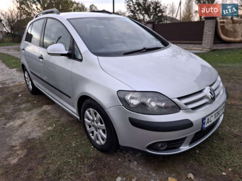 Хэтчбек Volkswagen Golf Plus 2008 в 