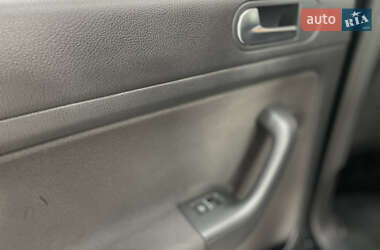 Хэтчбек Volkswagen Golf Plus 2011 в 