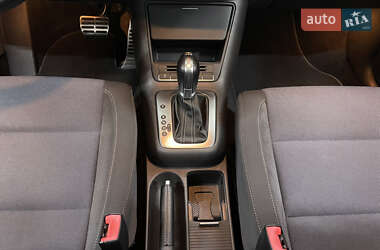 Хэтчбек Volkswagen Golf Plus 2011 в 