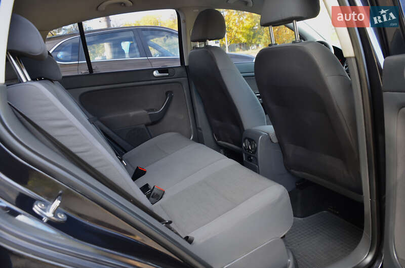 Хетчбек Volkswagen Golf Plus 2009 в Дніпрі