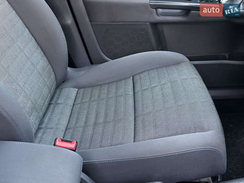 Хэтчбек Volkswagen Golf Plus 2007 в Могилев-Подольске фото 66 Хэтчбек Volkswagen Golf Plus 2007 в Могилев-Подольске