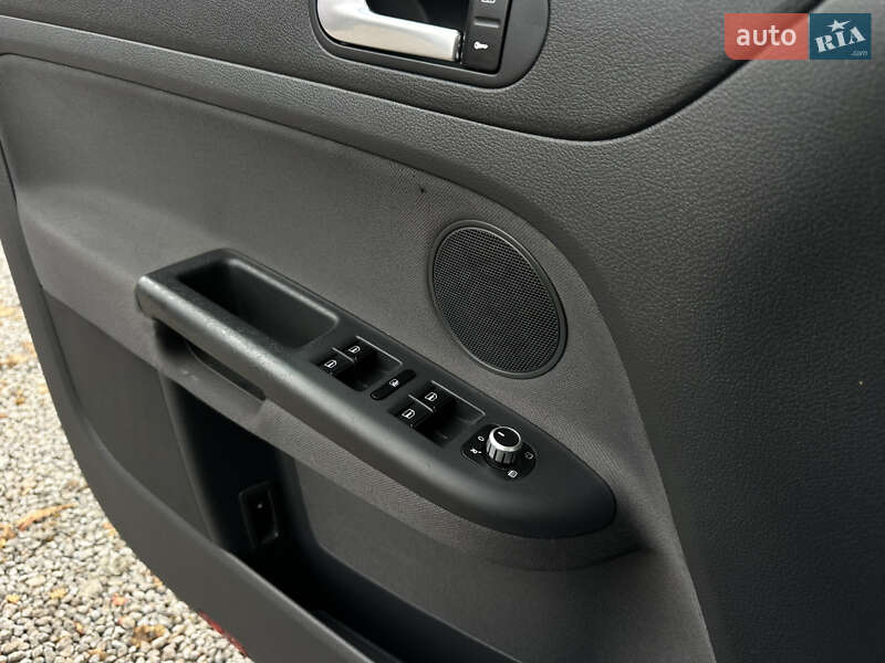 Хэтчбек Volkswagen Golf Plus 2005 в Виннице