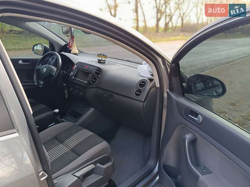 Хэтчбек Volkswagen Golf Plus 2008 в Коростене