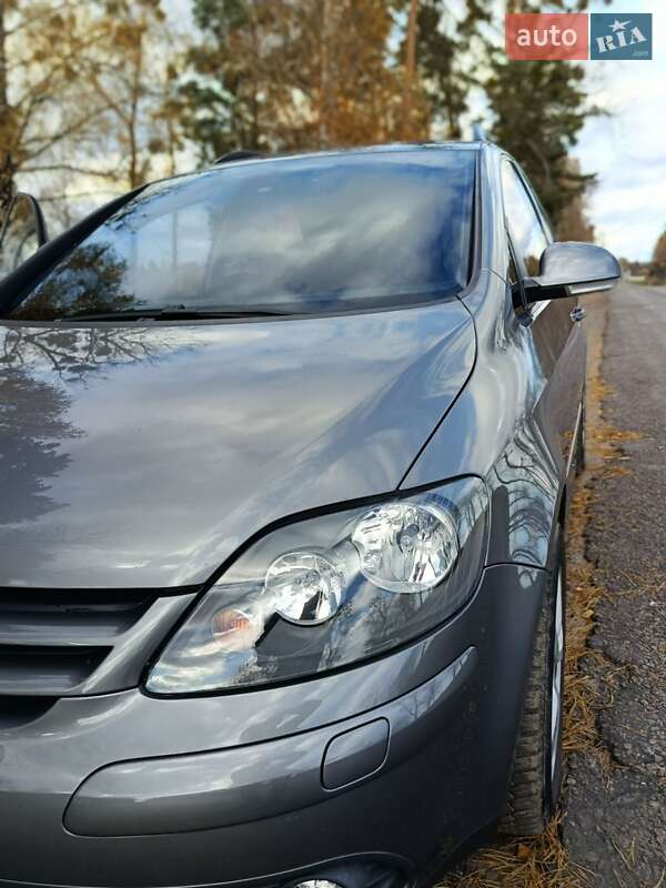 Хэтчбек Volkswagen Golf Plus 2008 в Коростене