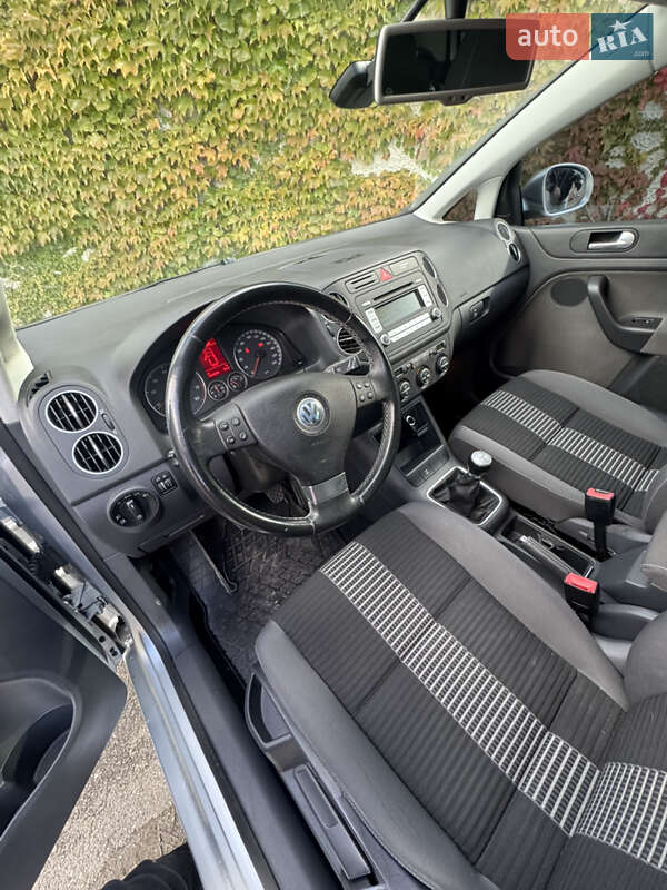 Хэтчбек Volkswagen Golf Plus 2008 в Нововолынске