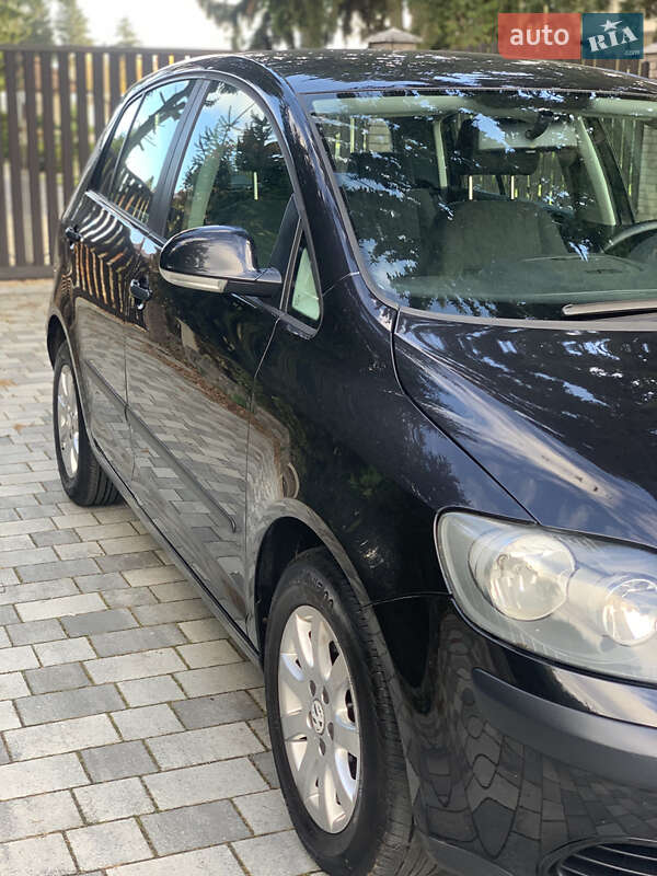 Хетчбек Volkswagen Golf Plus 2005 в Старокостянтинові