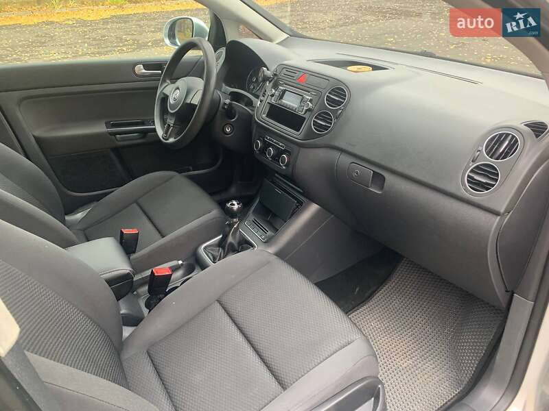 Хэтчбек Volkswagen Golf Plus 2011 в Ровно