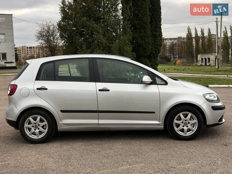 Хэтчбек Volkswagen Golf Plus 2006 в Ровно