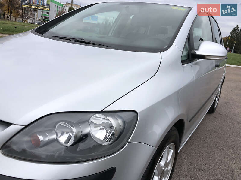 Хэтчбек Volkswagen Golf Plus 2006 в Ровно
