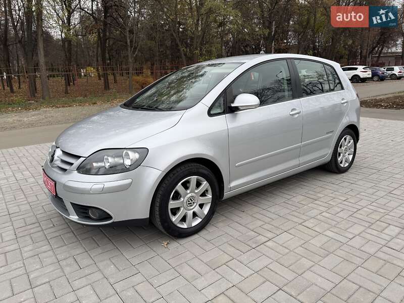 Хэтчбек Volkswagen Golf Plus 2008 в Смеле