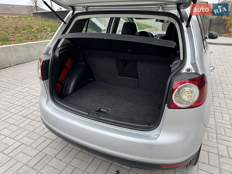 Хэтчбек Volkswagen Golf Plus 2008 в Смеле