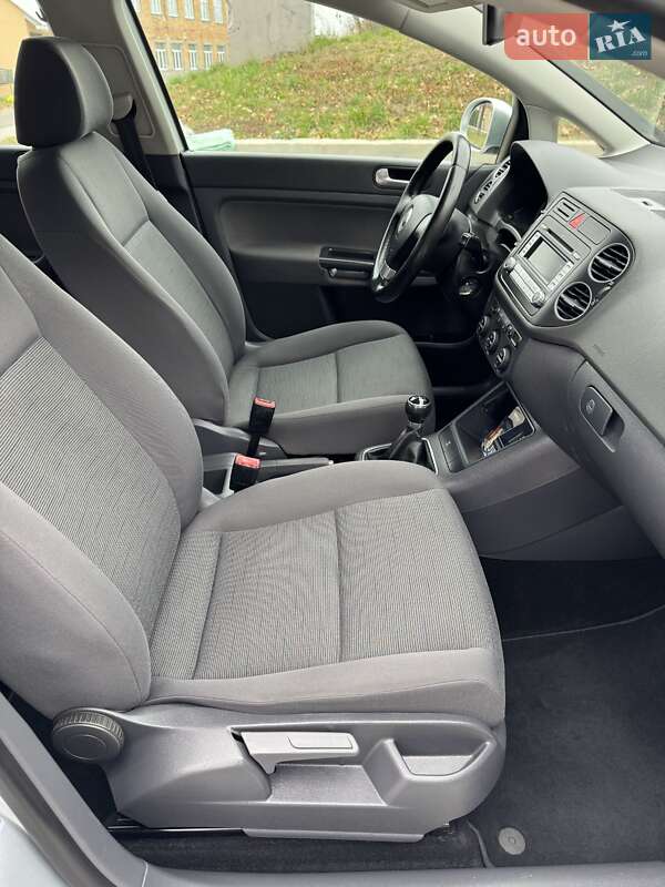 Хэтчбек Volkswagen Golf Plus 2008 в Смеле