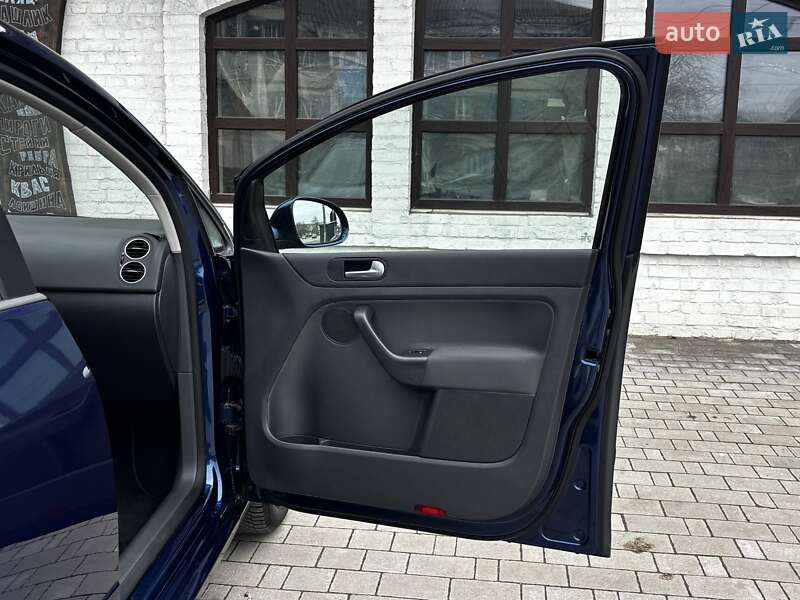 Хэтчбек Volkswagen Golf Plus 2009 в Красилове