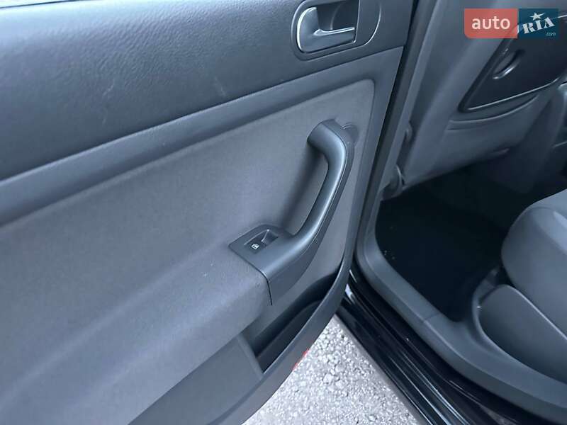 Хэтчбек Volkswagen Golf Plus 2008 в Каменском