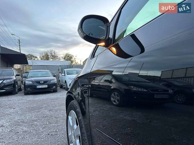 Хэтчбек Volkswagen Golf Plus 2008 в Каменском