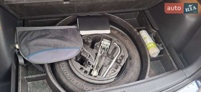 Хетчбек Volkswagen Golf Plus 2005 в Ірпені