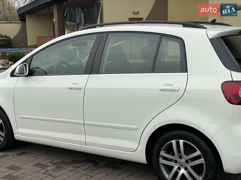 Хэтчбек Volkswagen Golf Plus 2010 в Виноградове