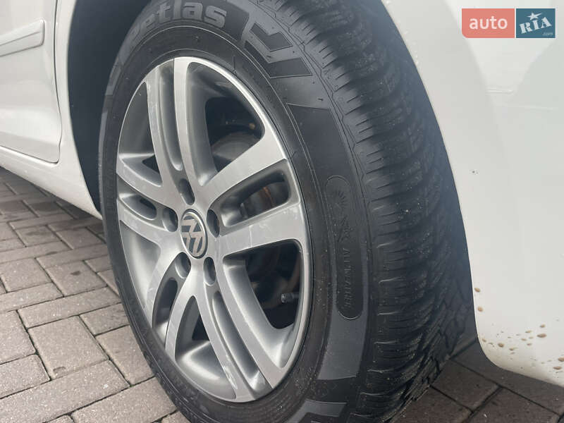 Хэтчбек Volkswagen Golf Plus 2010 в Виноградове