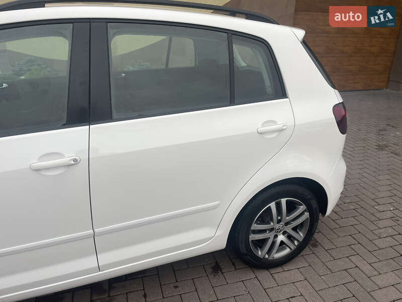 Хэтчбек Volkswagen Golf Plus 2010 в Виноградове