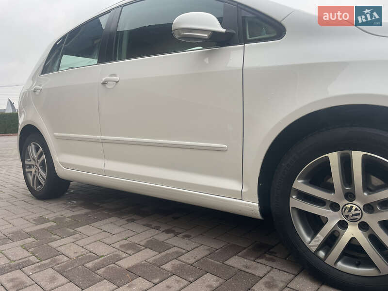 Хэтчбек Volkswagen Golf Plus 2010 в Виноградове