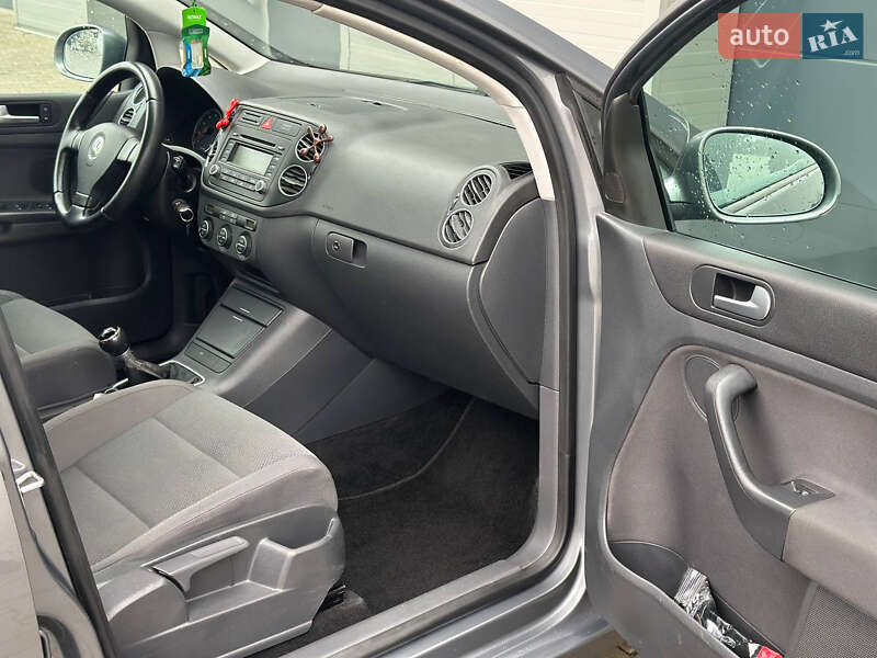 Хэтчбек Volkswagen Golf Plus 2006 в Сарнах