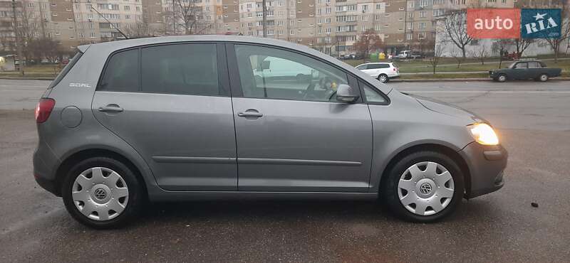 Хэтчбек Volkswagen Golf Plus 2006 в Киеве