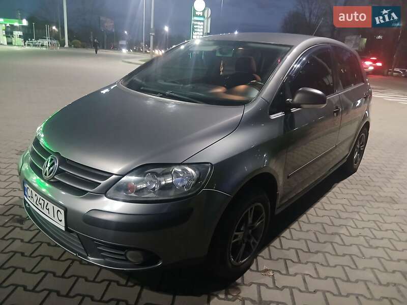 Хэтчбек Volkswagen Golf Plus 2006 в Киеве