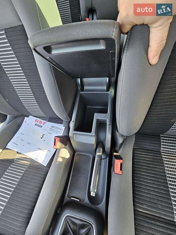 Хэтчбек Volkswagen Golf Plus 2009 в Полтаве фото 5 Хэтчбек Volkswagen Golf Plus 2009 в Полтаве