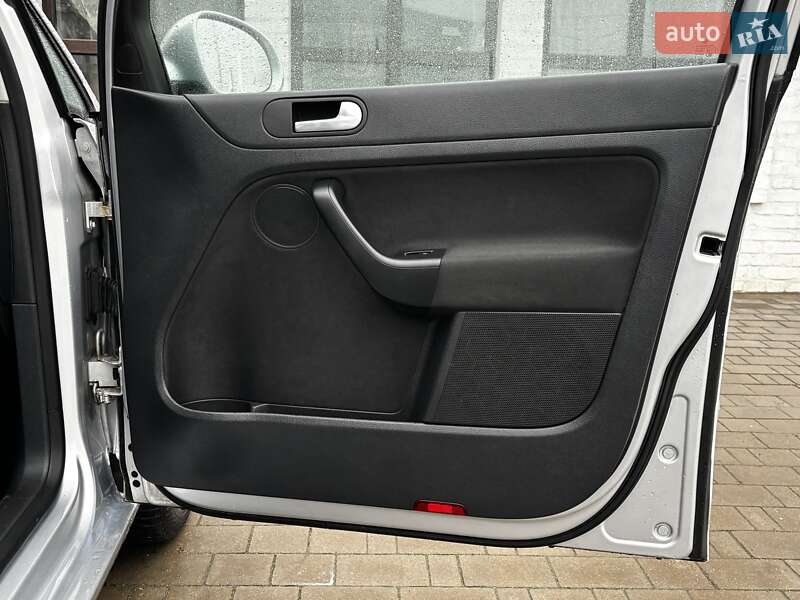 Хэтчбек Volkswagen Golf Plus 2010 в Красилове