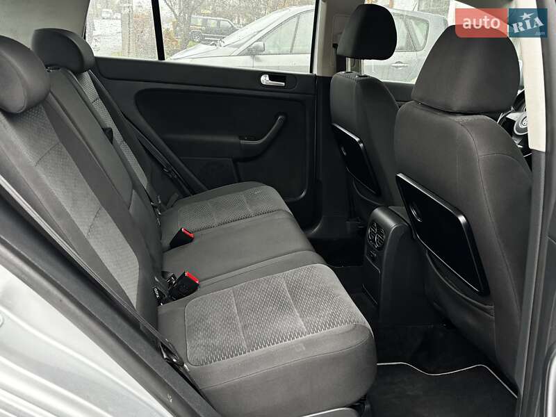 Хэтчбек Volkswagen Golf Plus 2010 в Красилове