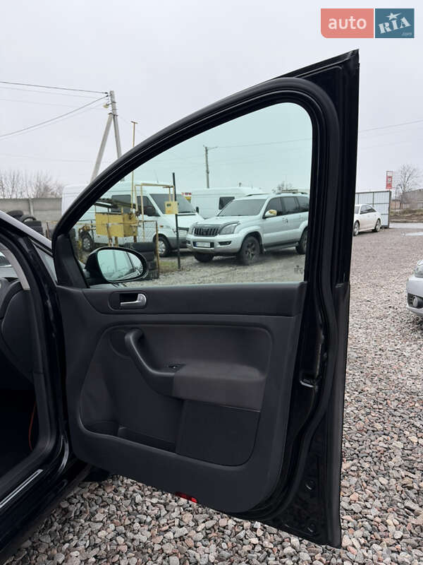 Хэтчбек Volkswagen Golf Plus 2007 в Лубнах фото 26 Хэтчбек Volkswagen Golf Plus 2007 в Лубнах