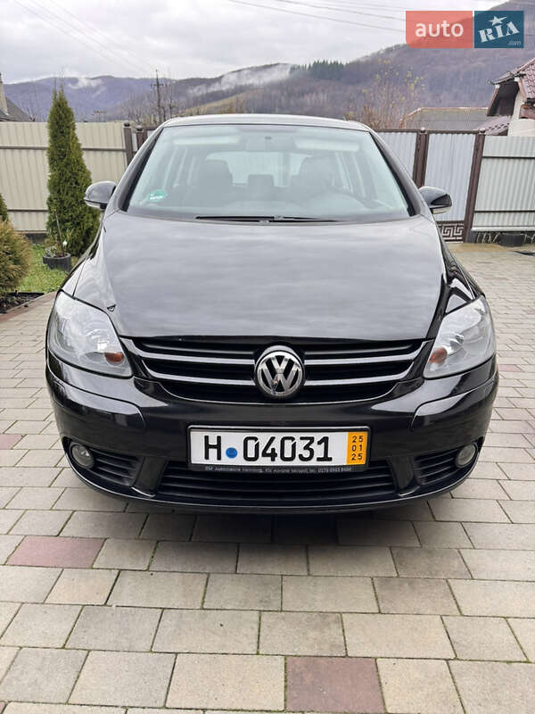 Хэтчбек Volkswagen Golf Plus 2008 в Сваляве